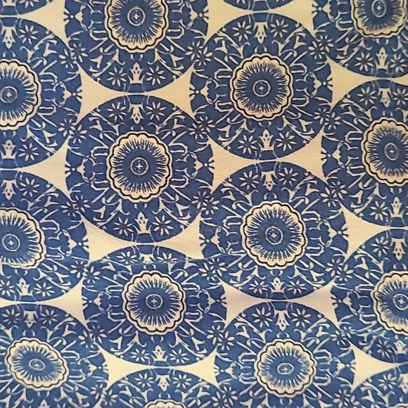 Casual blouse - Picture 2 of 5